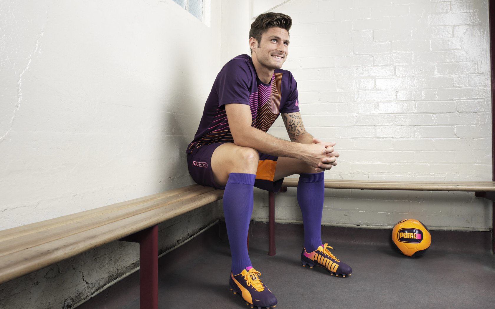 足球热潮席卷,女足影响力扩展,女足球运动